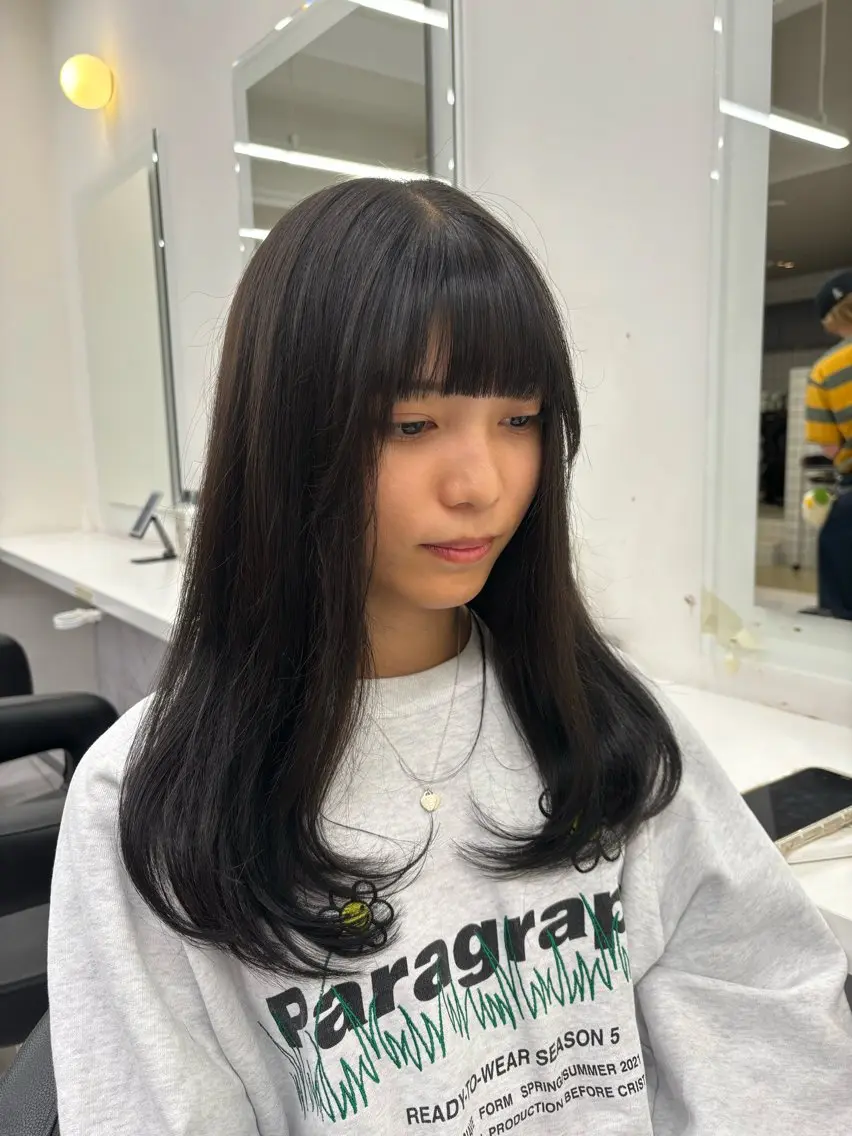 ミディアム 抜け感レイヤー︴ ニュアンスカラーのヘアスタイル