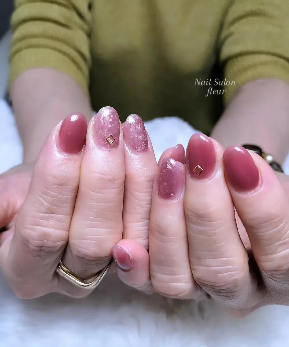 ネイル シンプルネイル megumi. sのネイルデザイン