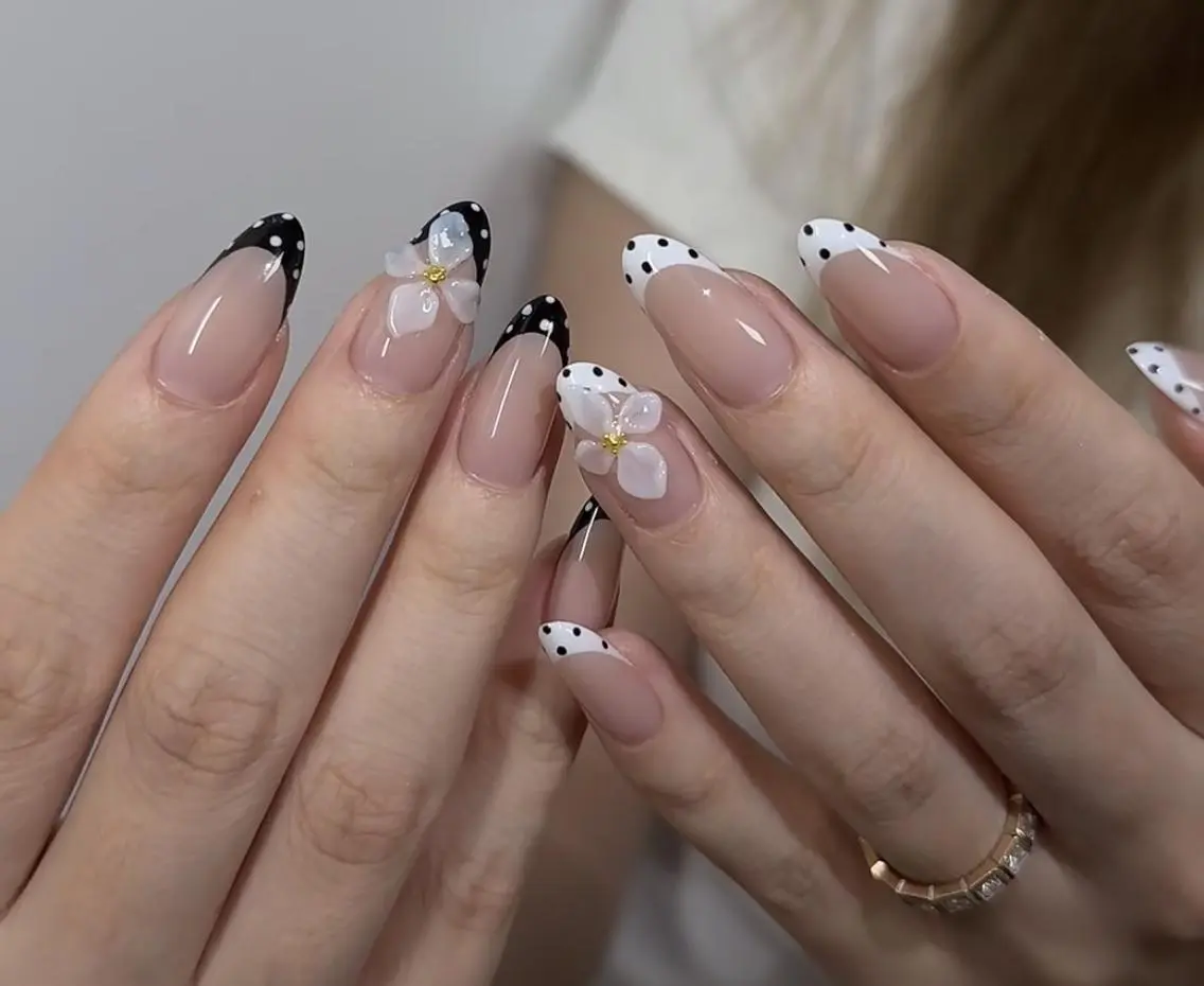 ネイル ハンドネイル 🎀 KiKi_nailのネイルデザイン