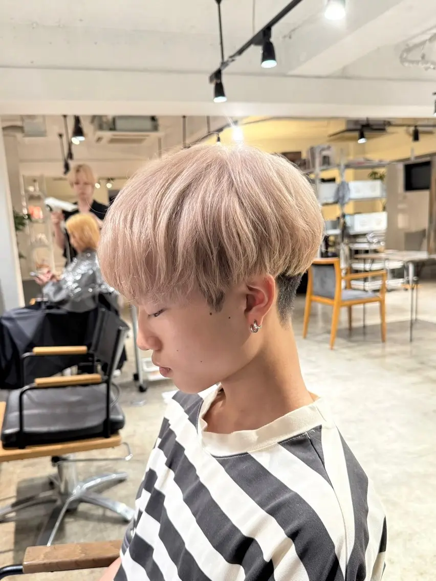 カラー メンズ メンズブリーチ メンズハイトーン メンズパーマ ベージュカラー ブリーチ カット ヘアカラー トリートメント 骨格補正施術/メンズ 専門美容師/YUYAのヘアスタイル