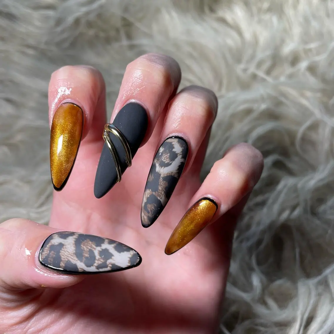 セミロング ネイル Y. Sのネイルデザイン