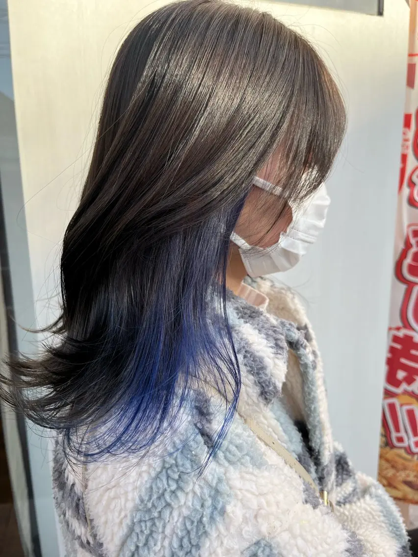 ミディアム カラー インナーカラー カット ヘアカラー レイヤーカット🌈 透明感カラー🌷ユリのヘアスタイル