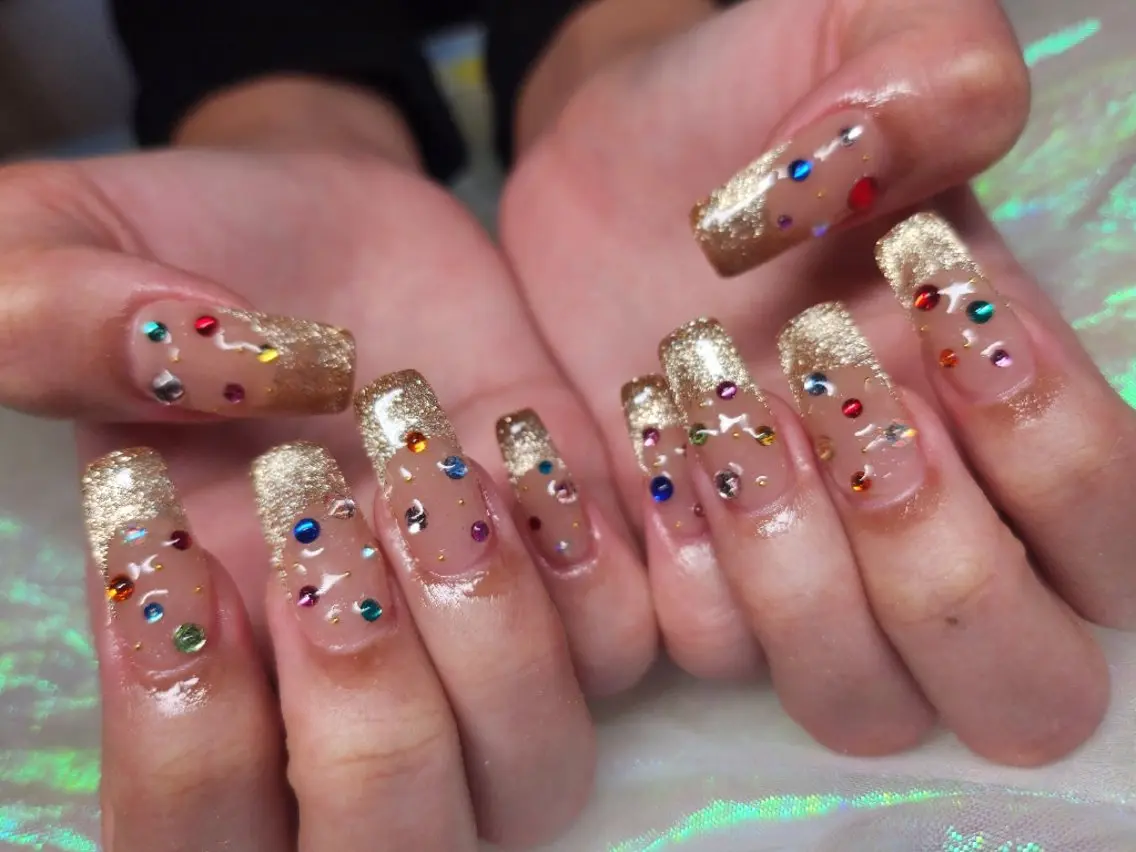 ネイル 成人式 ハンドネイル 💜bora .のネイルデザイン