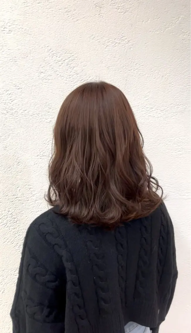 ミディアム カラー ブリーチ 透明感カラー デザインカラー 髪質改善 レイヤーカット 山本梨華/ 透明感カラーのヘアスタイル