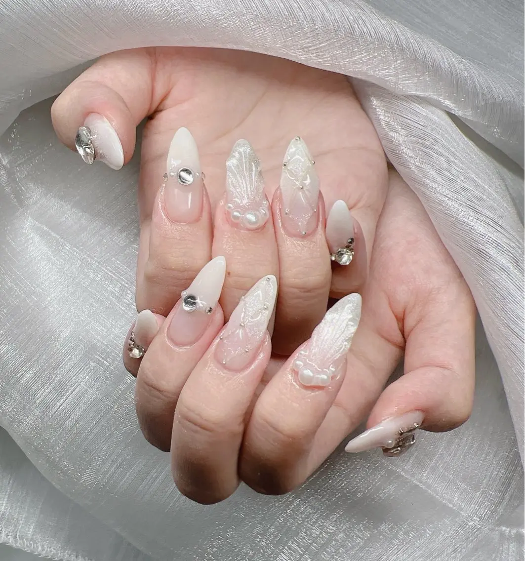 ネイル 長さ出し グラデーション 卒業式 キラキラネイル マグネットネイル ハンドネイル Lee Nailsのネイルデザイン