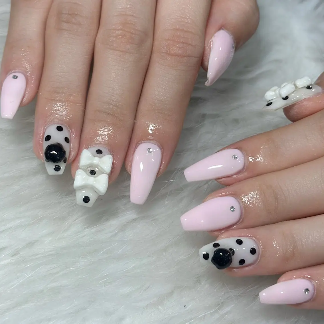 ネイル ハンドネイル フットネイル LAVISH nanamiのネイルデザイン