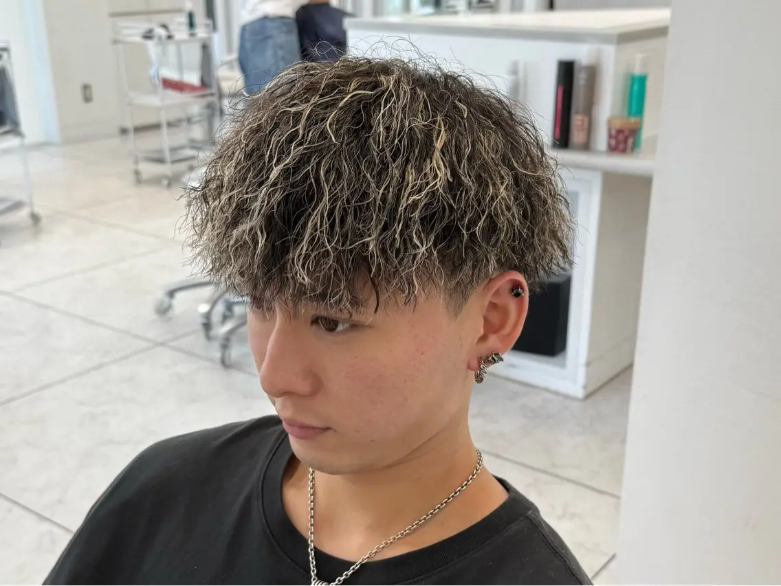 ショート カラー パーマ メンズ メンズメッシュ メンズパーマ メッシュ ヘアカラー 🔥メンズ特化美容師 🔥石川大雅のヘアスタイル