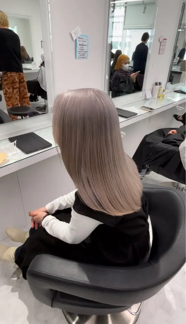 ロング カラー ヘアアレンジ ヘアカラー トリートメント ヘッドスパ ヘアセット ウルフカット×ハイ トーン職人🤍ゆうひのヘアスタイル