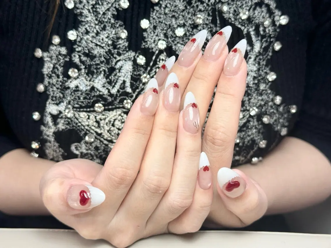 ネイル オーロラネイル チークネイル 長さ出し フットネイル フレンチネイル ハンドネイル ハンドケア Zz nail salonのネイルデザイン