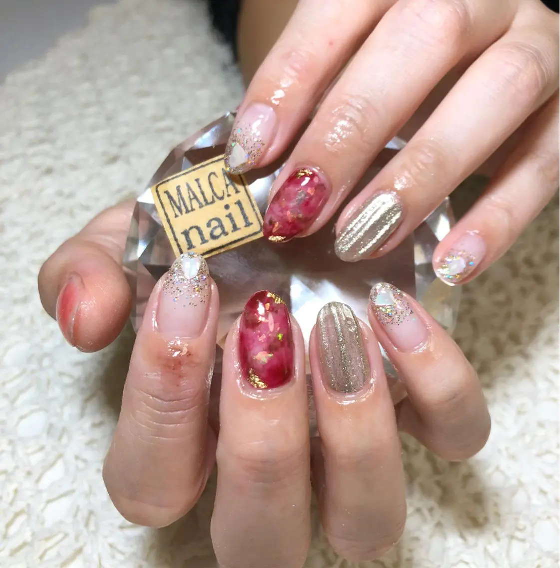 セミロング パーマ ヘアアレンジ キッズ ネイル マツエク・マツパ 荒木 莉奈のネイルデザイン