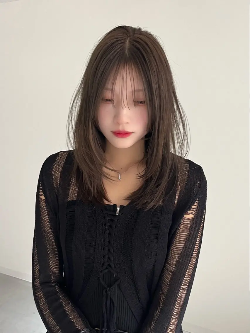 セミロング 顔周りカット レイヤーカット 似合わせカット 阿部 瑠斗のヘアスタイル