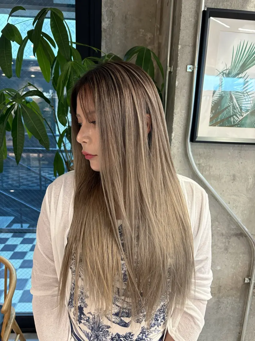 ロング カラー ブリーチ トリートメント ヘアカラー ♡ハイライトカラー shinri♡のヘアスタイル
