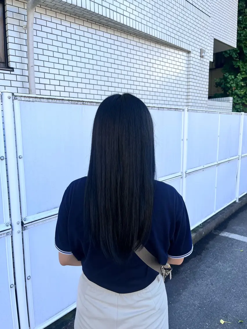ロング カラー アッシュ Mi kuのヘアスタイル