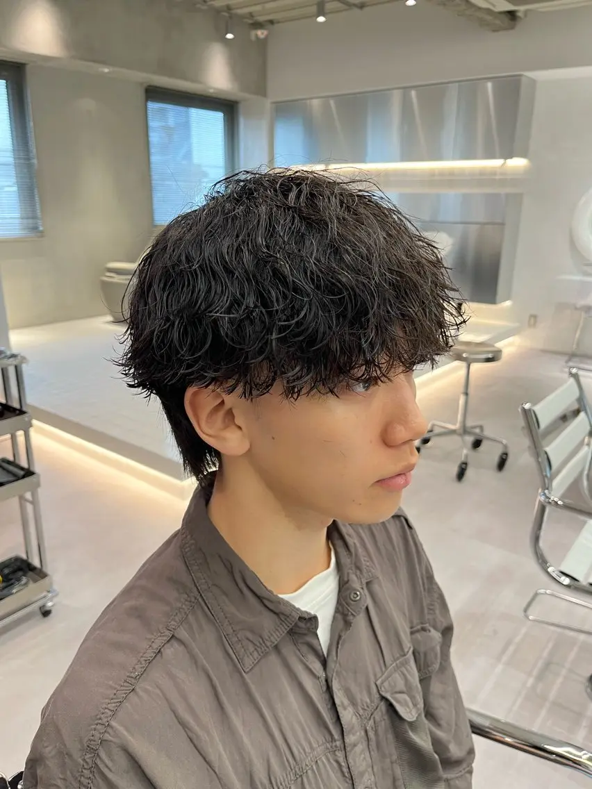 ショート パーマ メンズ ⚡メンズパーマフ ェードカットTomyのヘアスタイル
