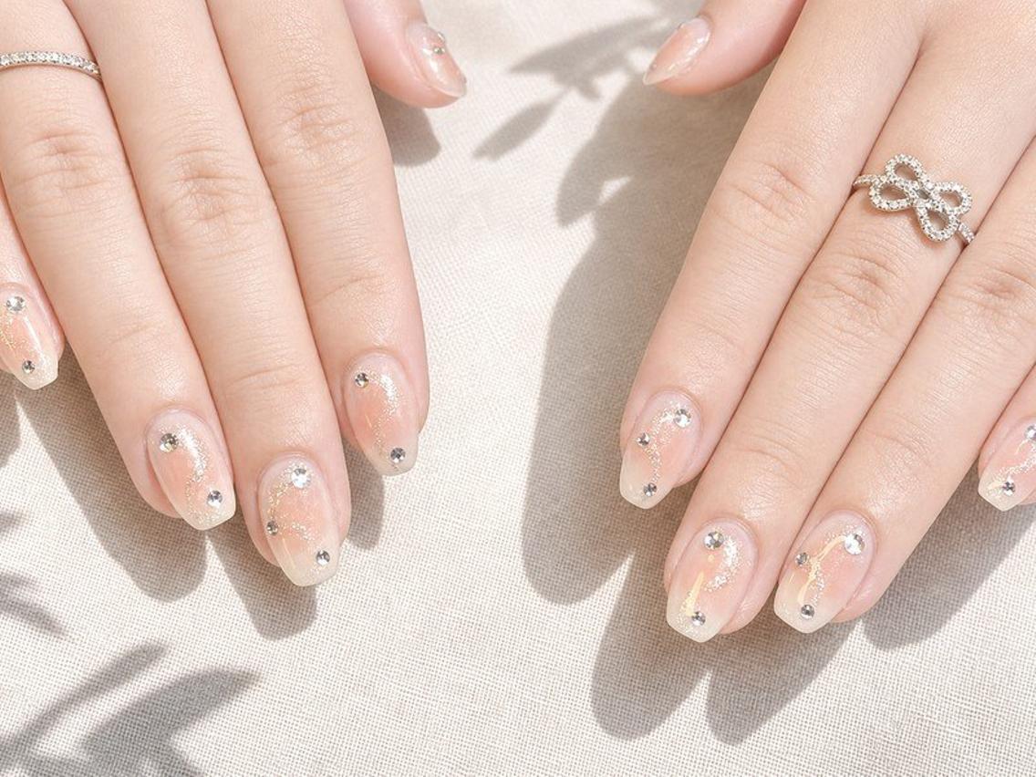 ネイル ニュアンスネイル ピンク ハンドネイル Lili Nail Studio西荻窪店のネイルデザイン