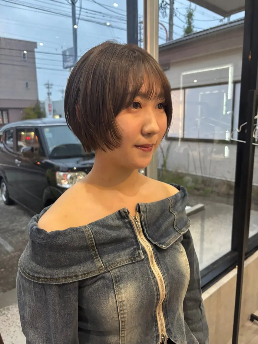 ショート ヘアカラー 山岸 未玖のヘアスタイル