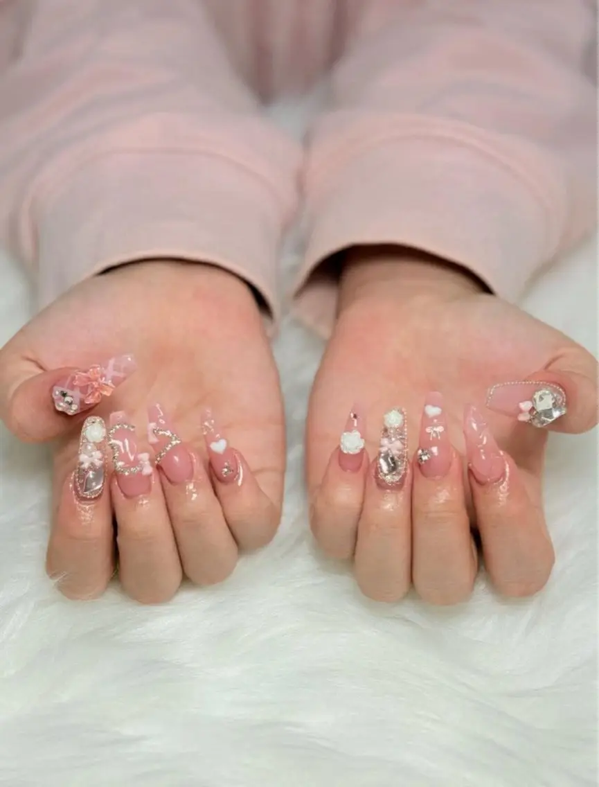 ネイル AURA NAIL 上前津のネイルデザイン