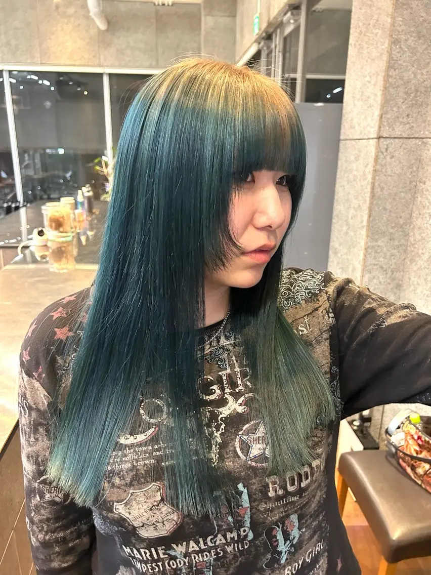 ロング カラー 🫒オリーブ/レイヤ ーカット🌿‬モエカのヘアスタイル