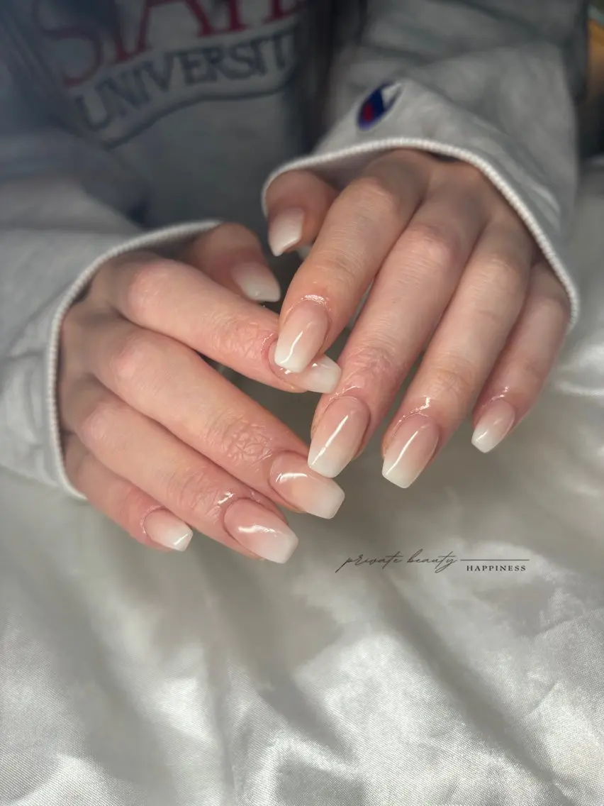 ネイル 長さ出し 卒業式 キラキラネイル ロングネイル 持ち込み happiness nailのネイルデザイン