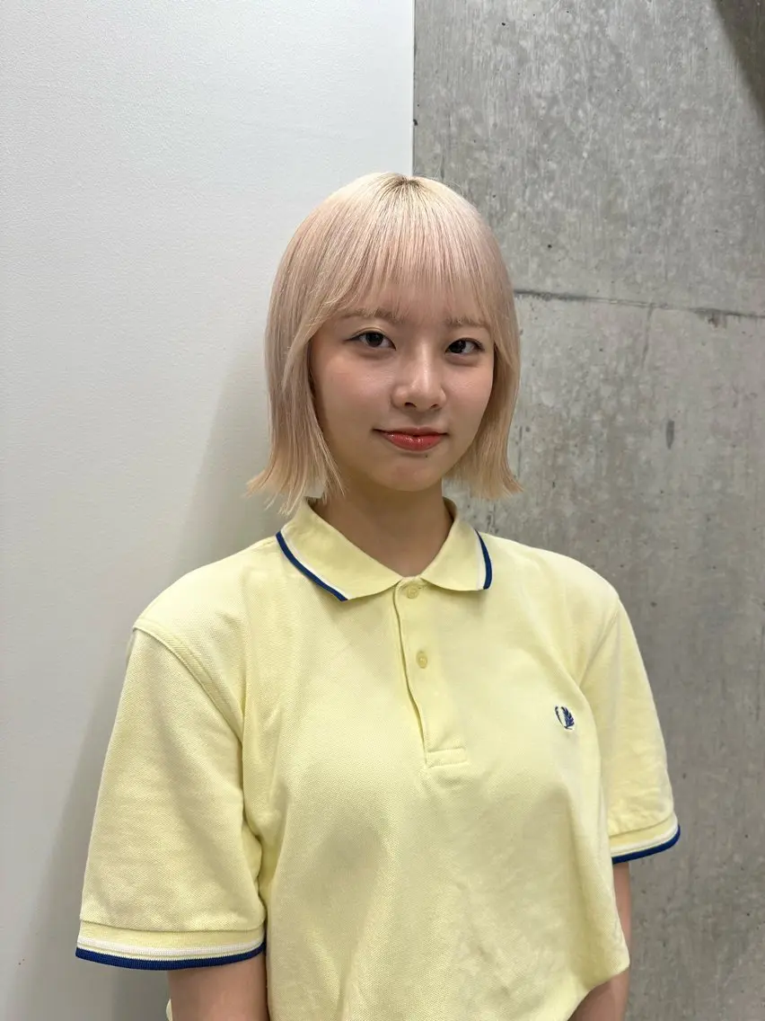 ミディアム ヘアカラー トリートメント ハイトーン💎 ホワイトベージュ坪谷のヘアスタイル