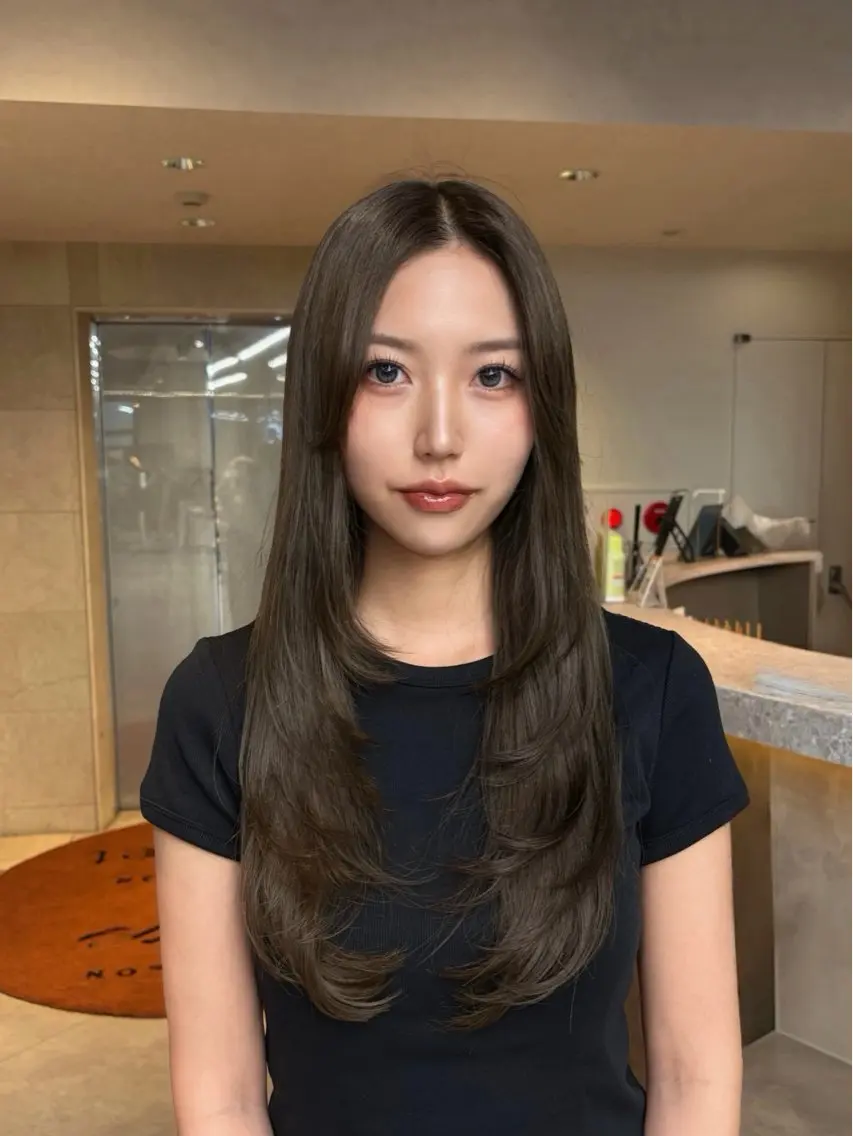 ロング カラー カット ヘアカラー トリートメント 韓国/レイヤー/ 透明感🩶ひかる🩶のヘアスタイル