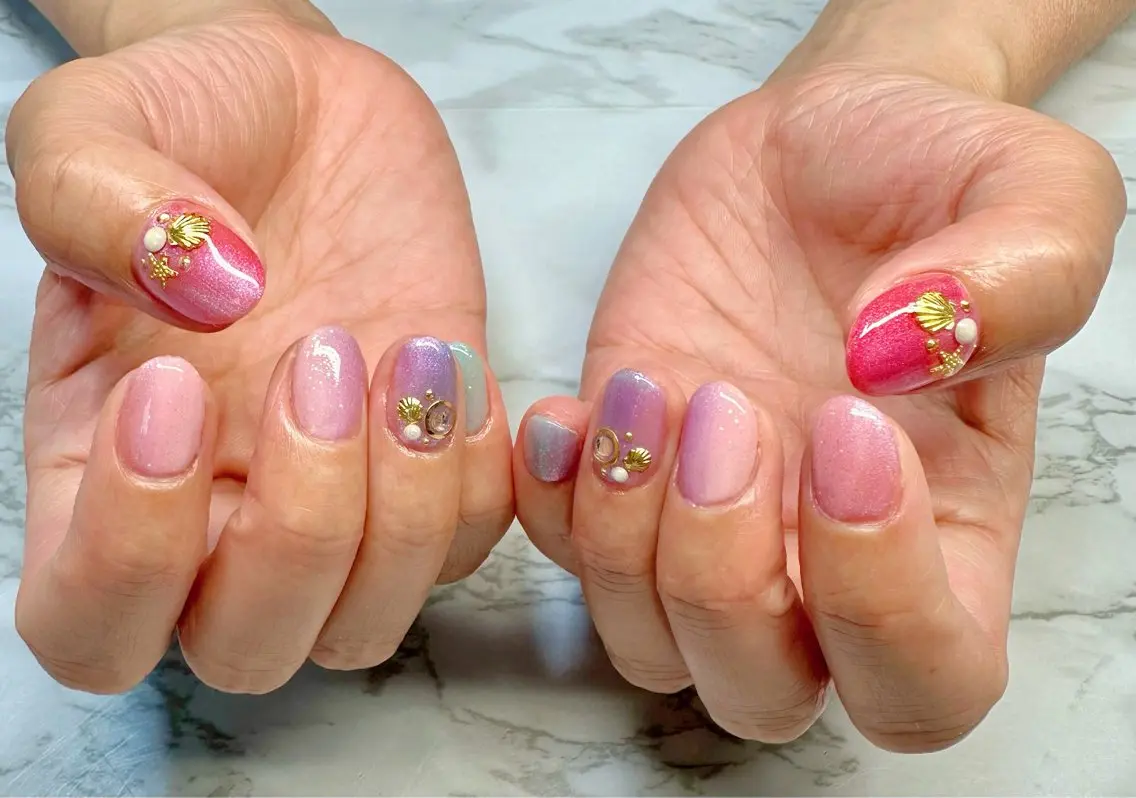 ネイル オーロラネイル ニュアンスネイル ワンカラーネイル 夏ネイル Mai’s nailのネイルデザイン