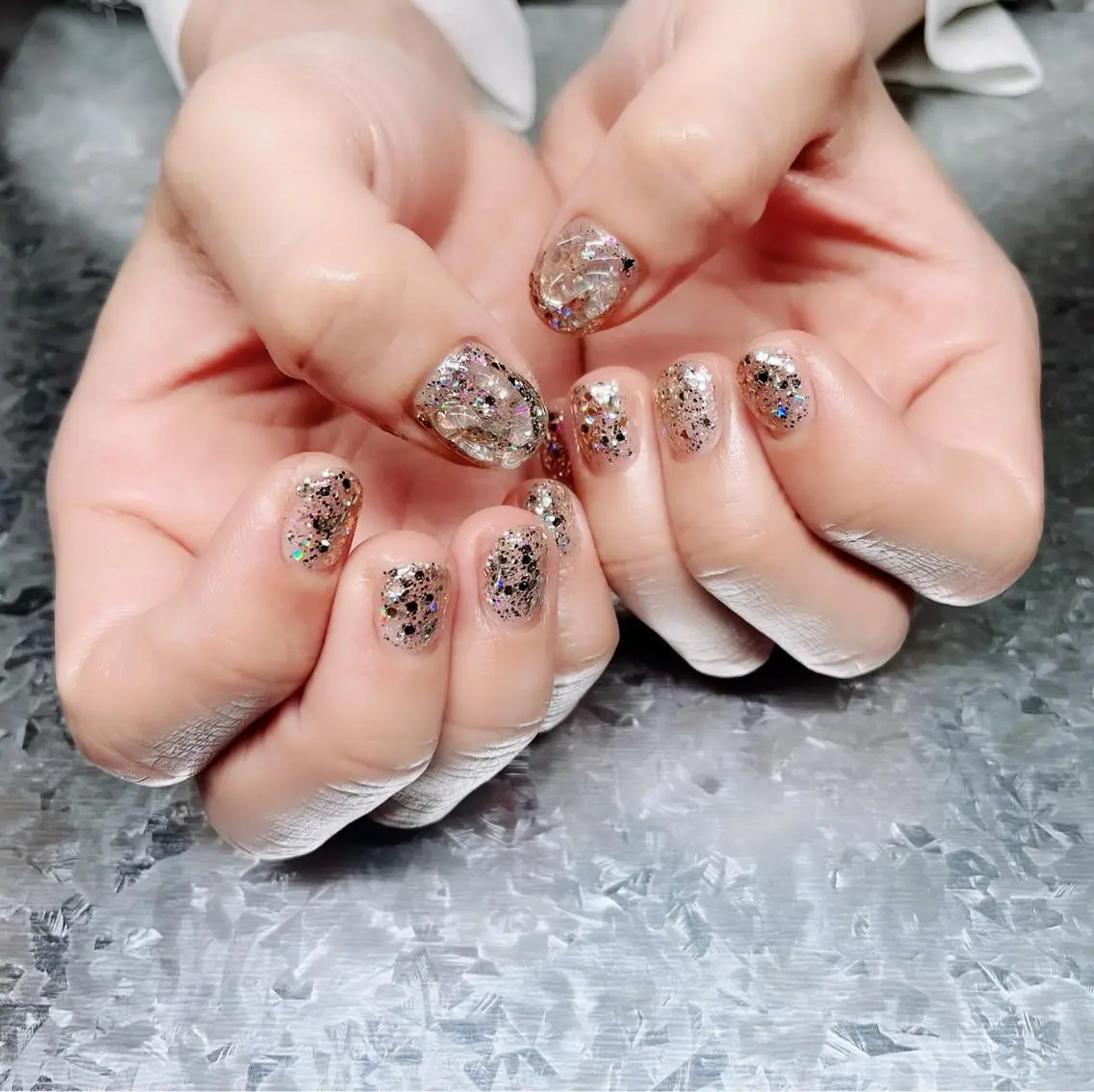 ネイル オーロラネイル 氷ネイル・うるうるネイル 韓国ネイル マグネットネイル ミラーネイル ハンドネイル VOLLMOND nailのネイルデザイン
