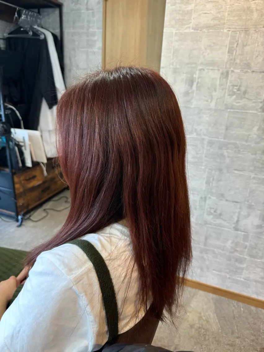 セミロング カラー ブリーチ ブリーチなしカラー ピンクカラー 月館 怜奈のヘアスタイル