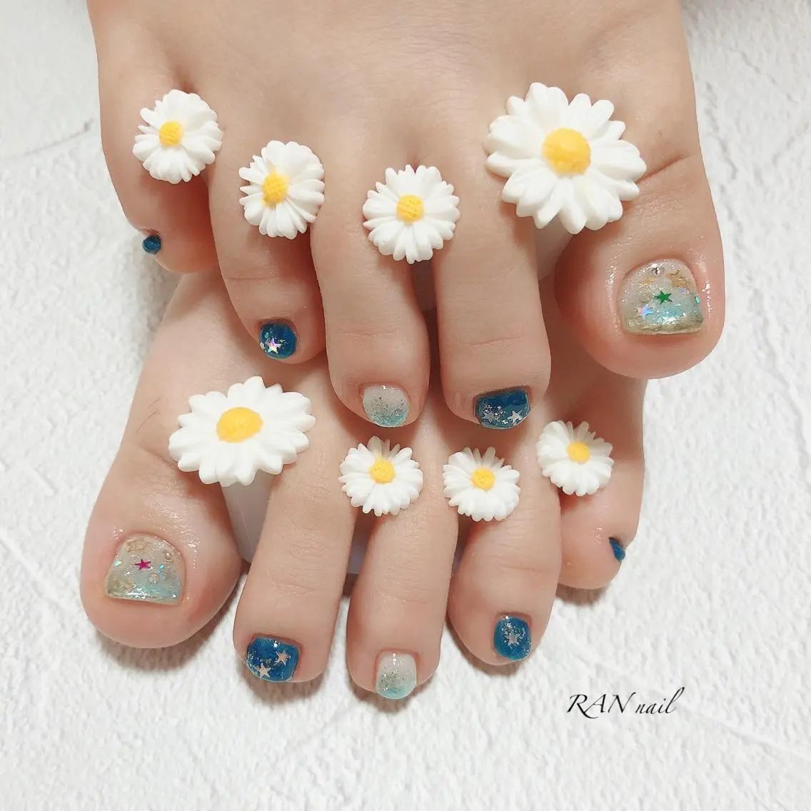 ネイル オーロラネイル フットネイル 氷ネイル・うるうるネイル キラキラネイル オフィスネイル RAN nailのネイルデザイン