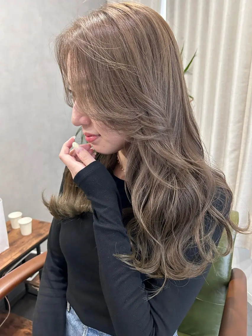 ロング カラー レイヤーカット/透明 感カラー🩵中村友美のヘアスタイル