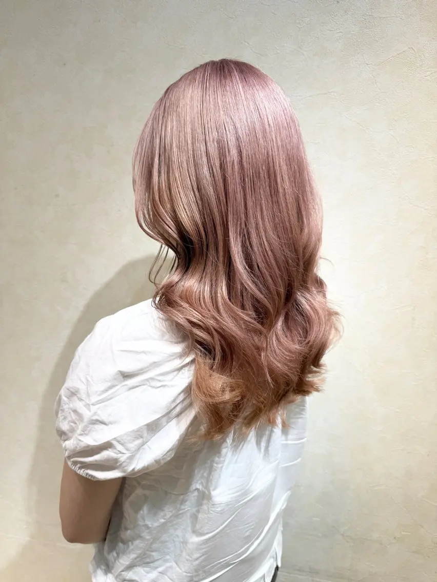 カラー ベージュカラー 透明感カラー ハイトーンカラー ピンクカラー ピンクベージュ カット ヘアカラー ハイトーン✨髪質改善 ✨スパ得意✨ミヤタのヘアスタイル