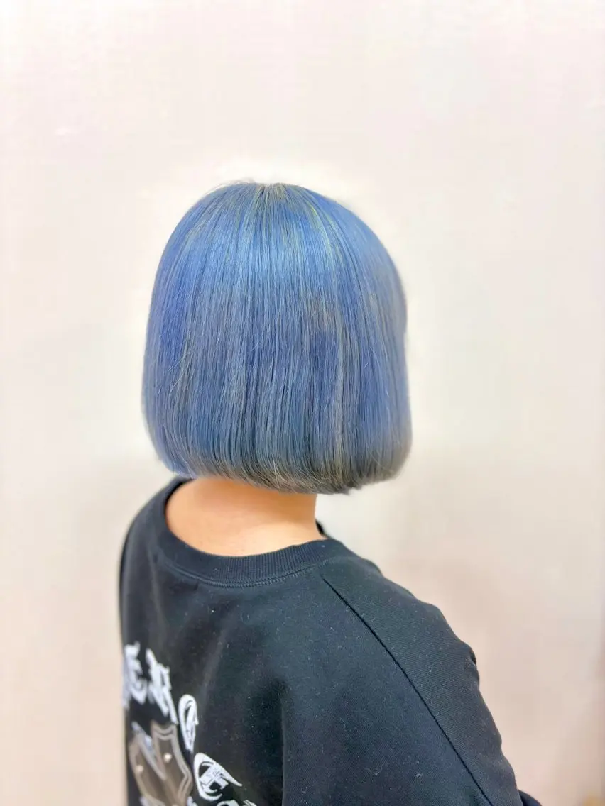 カラー ブリーチ ブルーカラー ヘアカラー 杉森 蘭琉のネイルデザイン