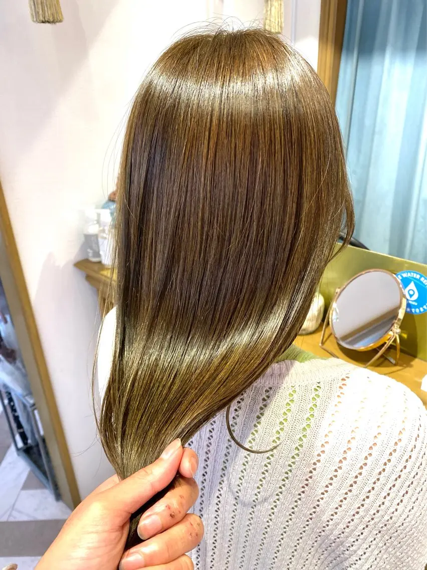 ミディアム カラー カット ヘアカラー 縮毛矯正 トリートメント レイヤーカット /透明感カラー西田のヘアスタイル