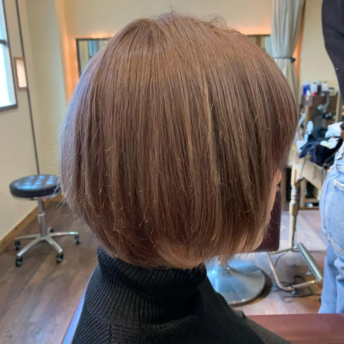 ショート カラー ベージュカラー mizuho .のヘアスタイル