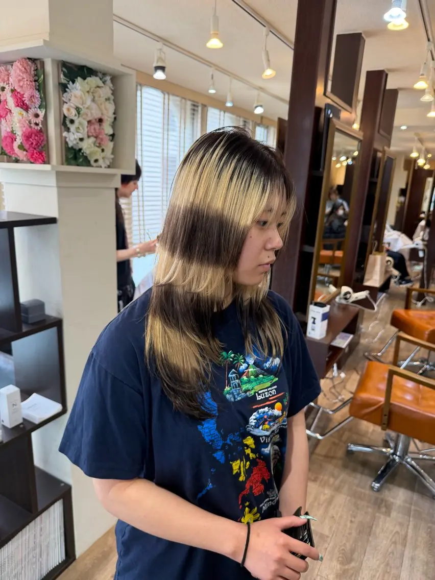 セミロング カラー デザインカラー カット ヘアカラー トリートメント envogue ゆりのヘアスタイル
