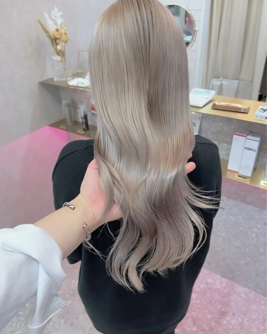 カラー ハイトーンカラー ヘアカラー トリートメント ヘッドスパ Rio / 艶カラー/ハイトーンのヘアスタイル