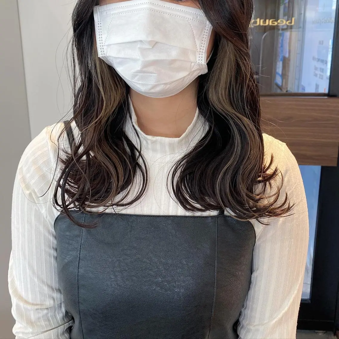 セミロング MOE /Zina横浜2ndのヘアスタイル