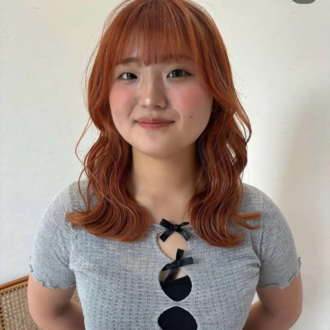 セミロング カラー ベージュカラー オレンジ オレンジベージュ カット ヘアカラー トリートメント ブリーチ/韓国 ひなたのヘアスタイル