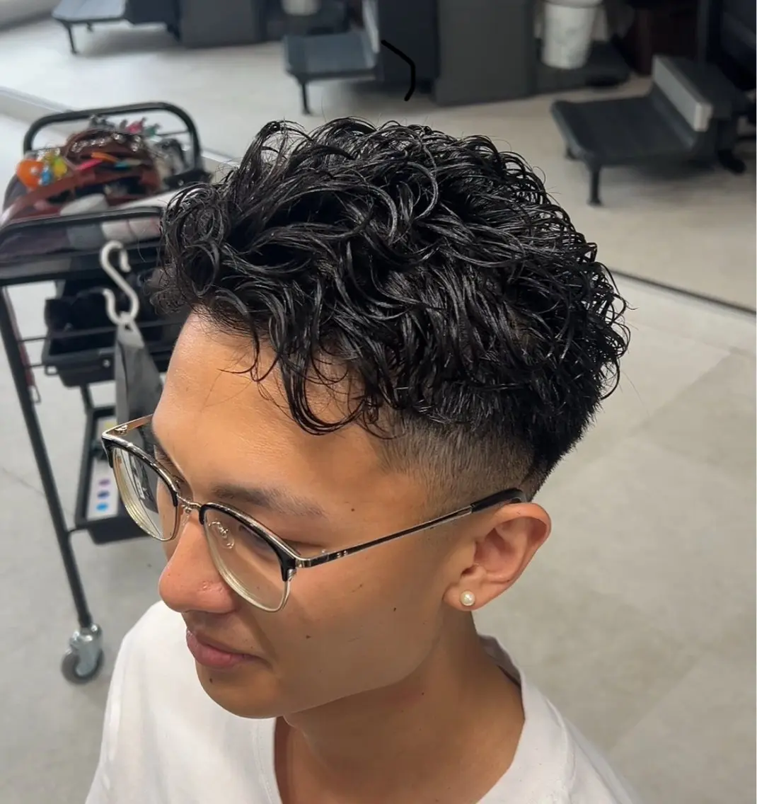 パーマ カット パーマ トリートメント ヘッドスパ ヘアセット カズキ🌼曲がる 縮毛矯正のヘアスタイル