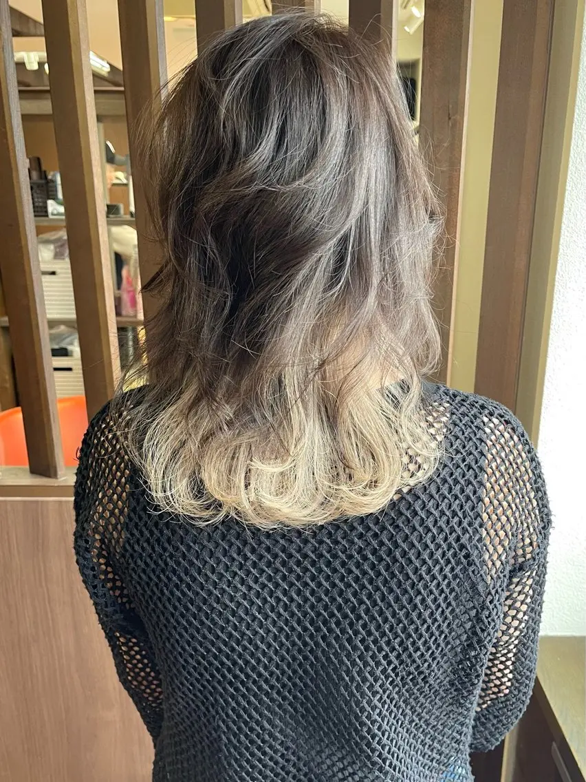 ミディアム カラー ウルフカット カット ヘアカラー トリートメント 田室 和幸のヘアスタイル