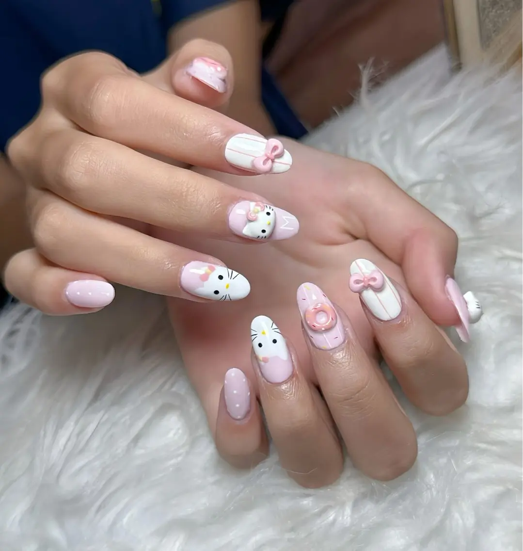 ネイル チークネイル ドット フットネイル フレンチネイル グラデーション ハンドネイル HANA 川越東口ネイルサロンのネイルデザイン