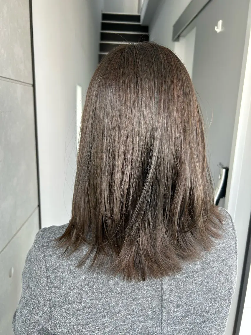 セミロング カット ヘアカラー トリートメント 盛本 彩乃のヘアスタイル