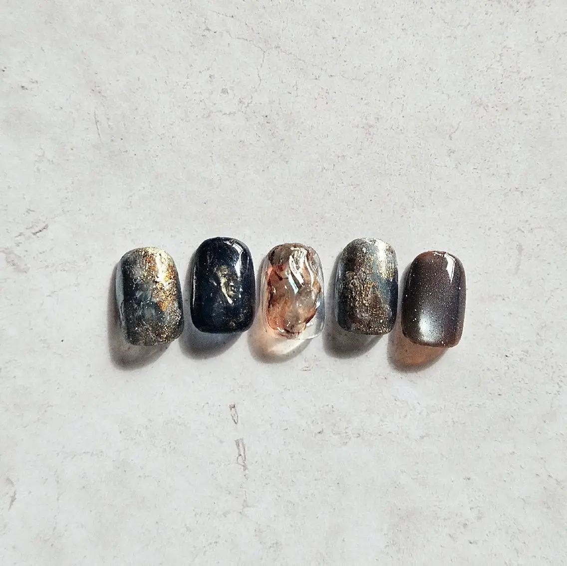 ネイル ブルー ミラーネイル ハンドネイル Nailsalon manoのネイルデザイン