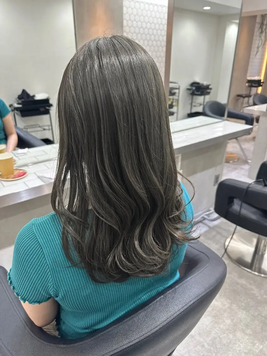 セミロング カラー ミディアムレイヤー 添田晃基のヘアスタイル