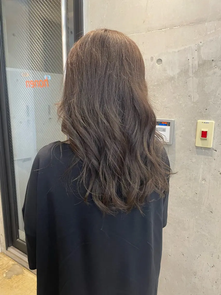 セミロング アッシュ カット ヘアカラー トリートメント KOUSUKE /レイヤーカットのヘアスタイル