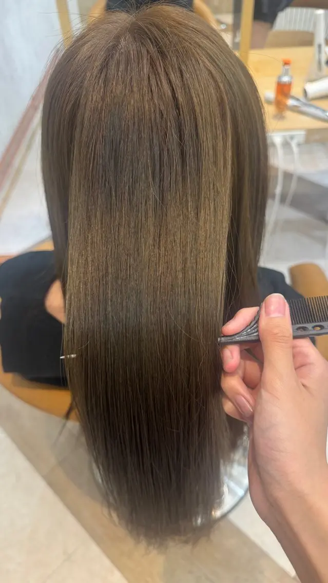 ロング ヘアカラー 橋本 りくのヘアスタイル