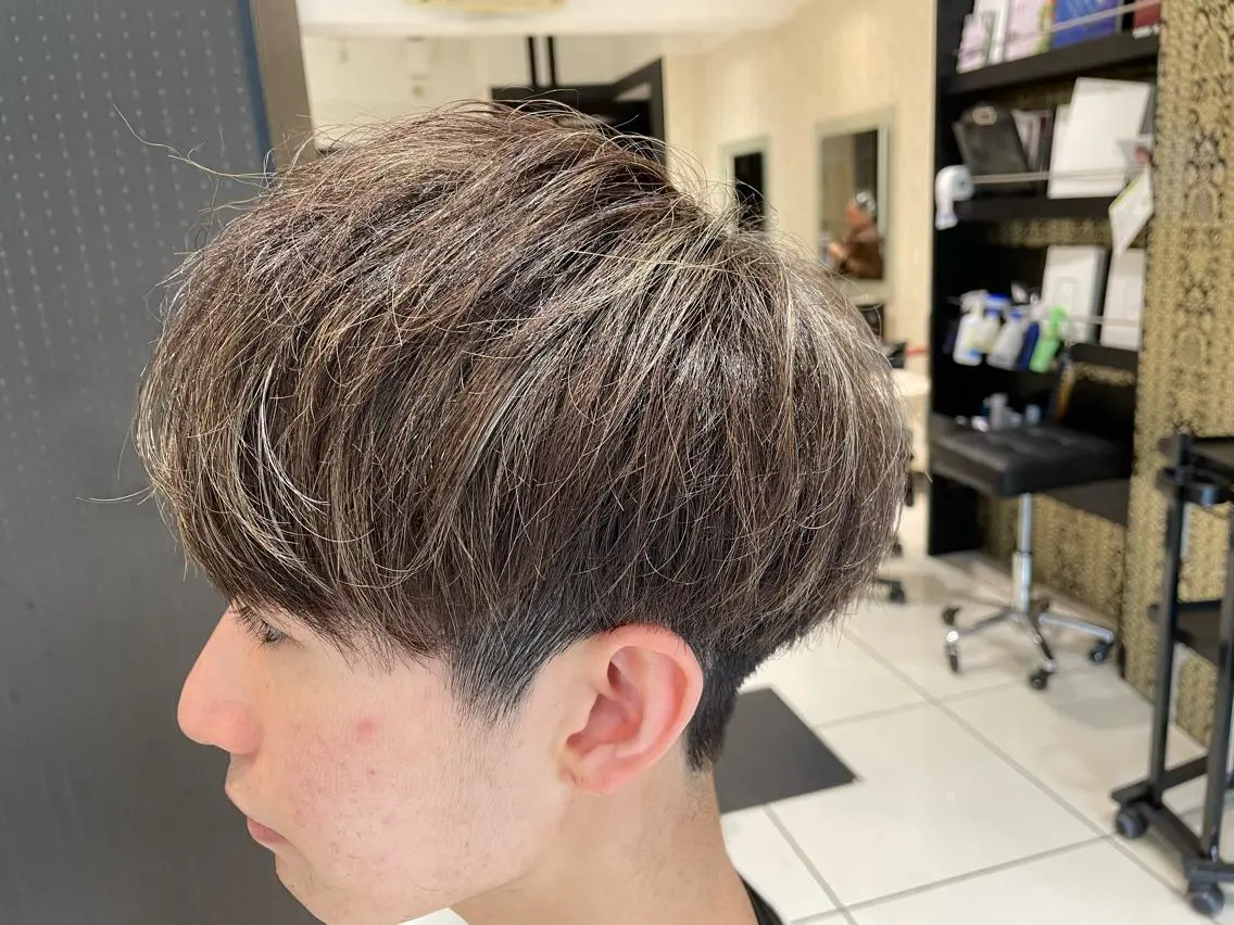 カラー カット ヘアカラー トリートメント 渡辺 広輝のヘアスタイル