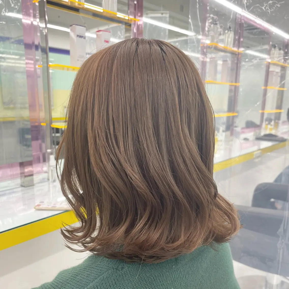 セミロング カラー ヘアアレンジ カット ヘアカラー トリートメント ヘッドスパ ヘアセット 韓国風ベージュ🤎 赤みなし🌿横浜🤎のヘアスタイル