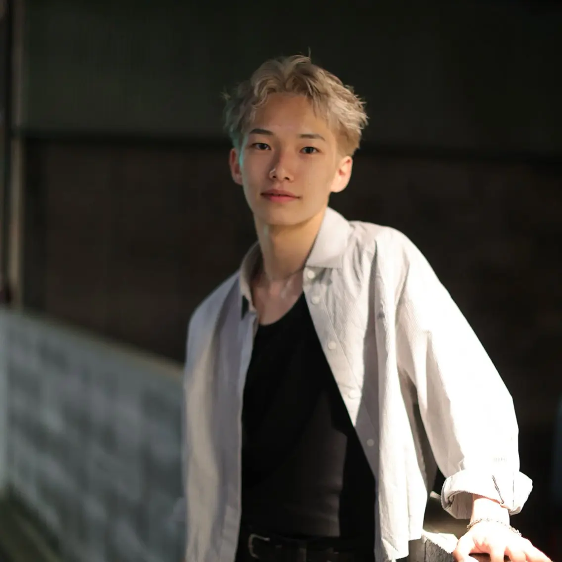 ショート カラー メンズ メンズハイトーン メンズショート ブロンド ハイトーンカラー ホワイトブロンド カット ヘアカラー メンズカット✂️/ パーマ🪢/金敷幸作のヘアスタイル