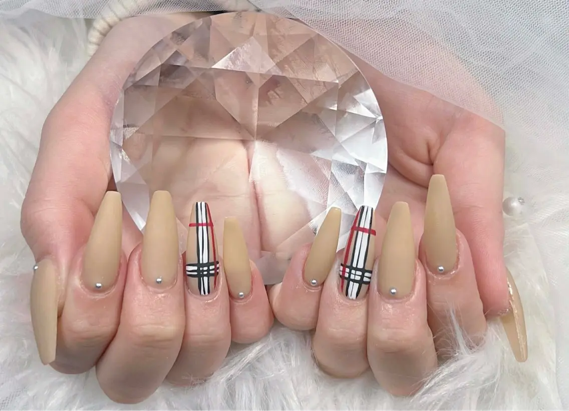 ネイル アートネイル オーロラネイル チークネイル 長さ出し フットネイル Miya _nailのネイルデザイン
